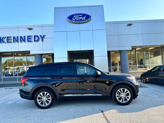 Certified 2022 Ford Explorer XLT w/ Equipment Group 202A AWD/4WD image 25