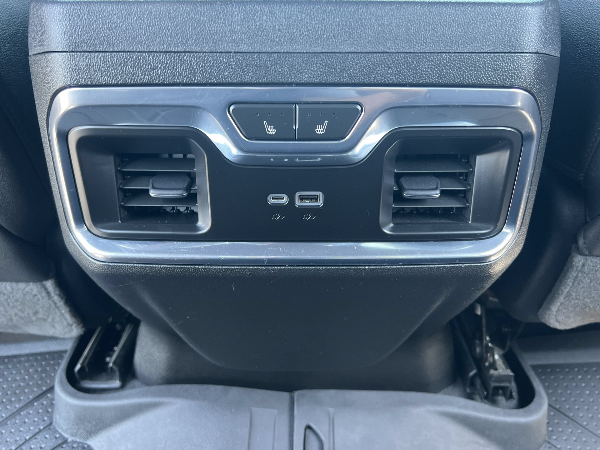 Used 2022 Chevrolet Silverado 1500 High Country w/ High Country Premium Package AWD/4WD image 21