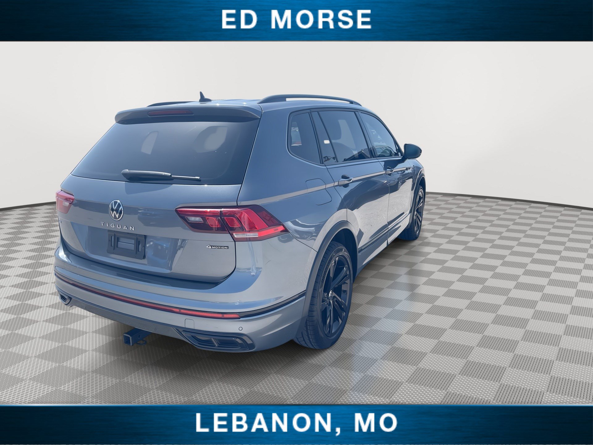 Used 2024 Volkswagen Tiguan SE R-Line AWD/4WD image 8