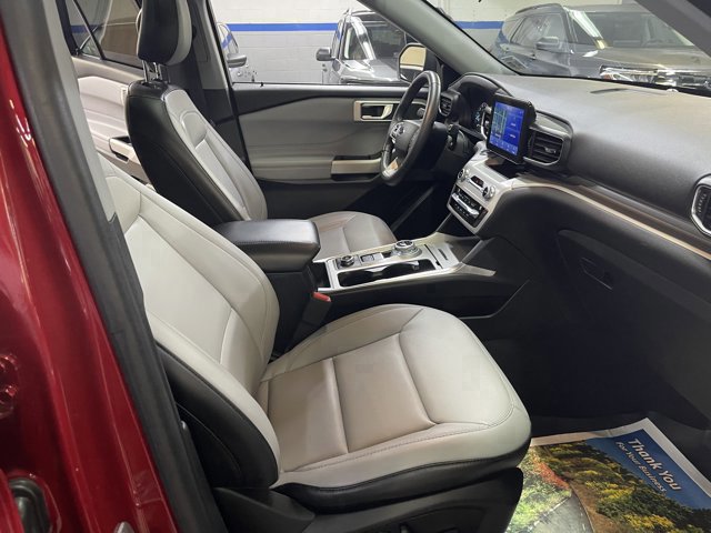 Certified 2021 Ford Explorer XLT w/ Equipment Group 202A image 20