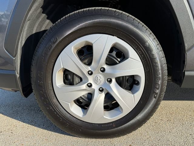 Used 2025 Toyota RAV4 LE AWD/4WD image 13