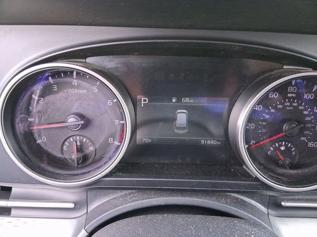 Used 2023 Kia Carnival LX image 14