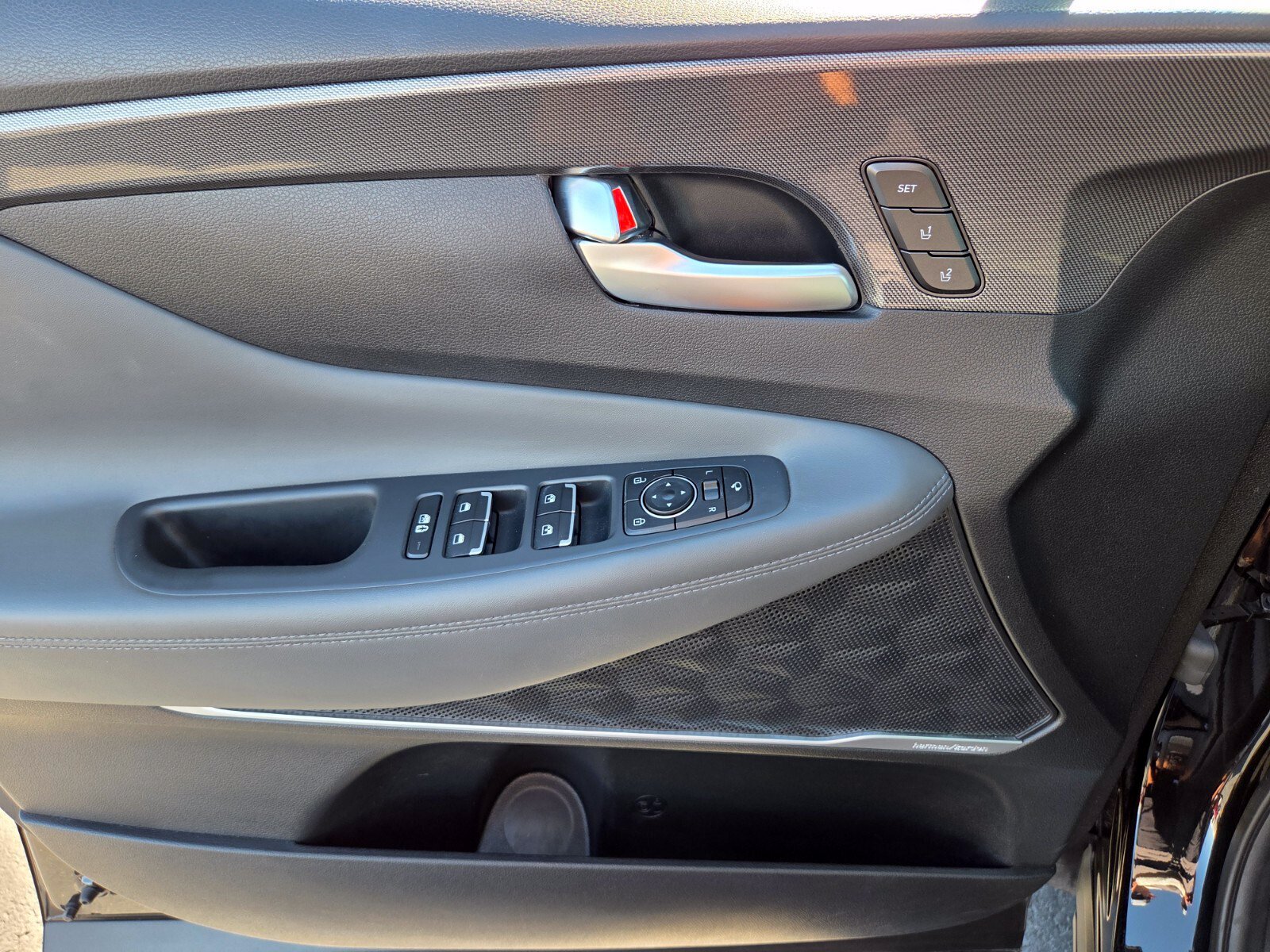 Used 2021 Hyundai Santa Fe Limited FWD image 18