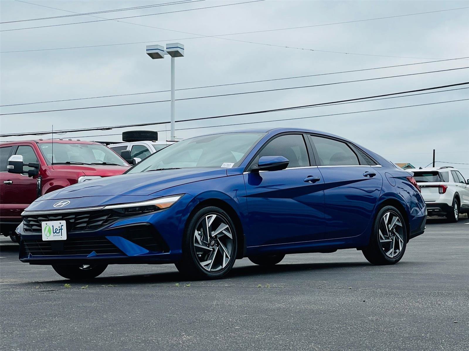 Used 2025 Hyundai Elantra Limited FWD image 7
