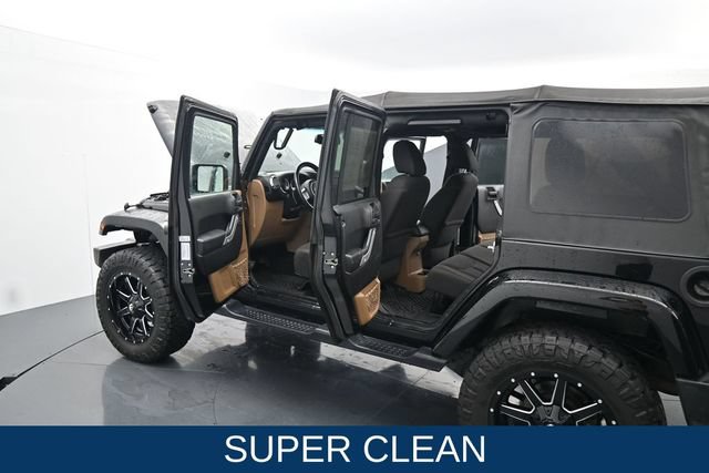 Used 2017 Jeep Wrangler Unlimited Sahara w/ Max Tow Package AWD/4WD image 15