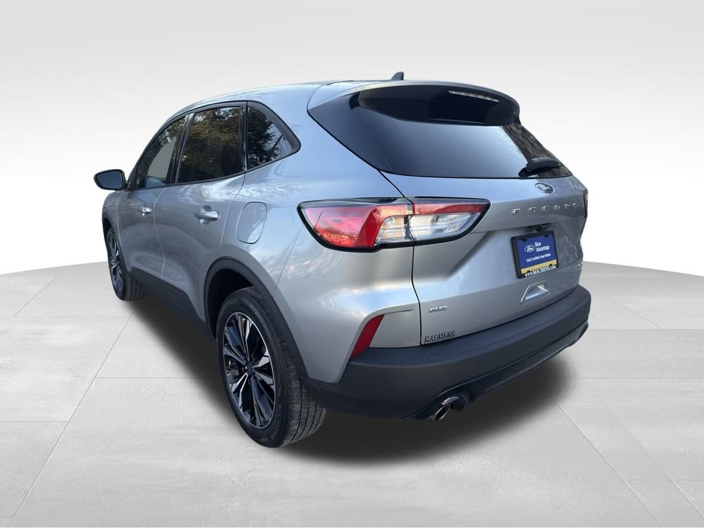 Certified 2022 Ford Escape SE w/ SE Sport Appearance Package image 5