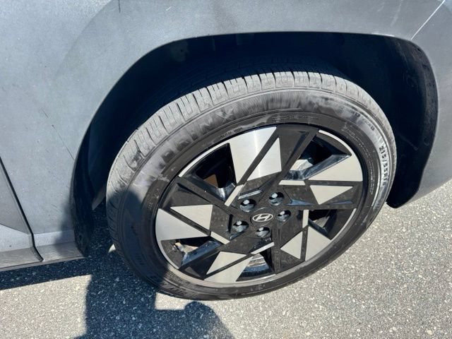 Used 2025 Hyundai Kona SEL FWD image 11