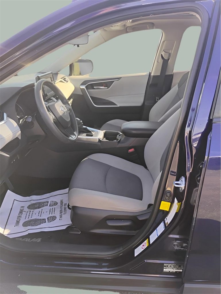 Used 2019 Toyota RAV4 XLE image 17