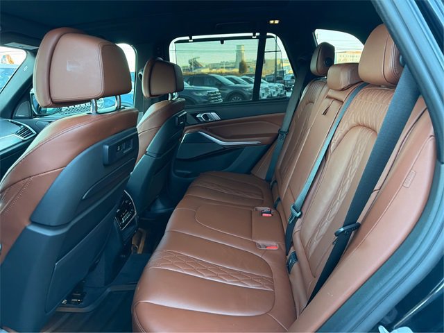 Used 2021 BMW X5 M50i w/ Executive Package image 10