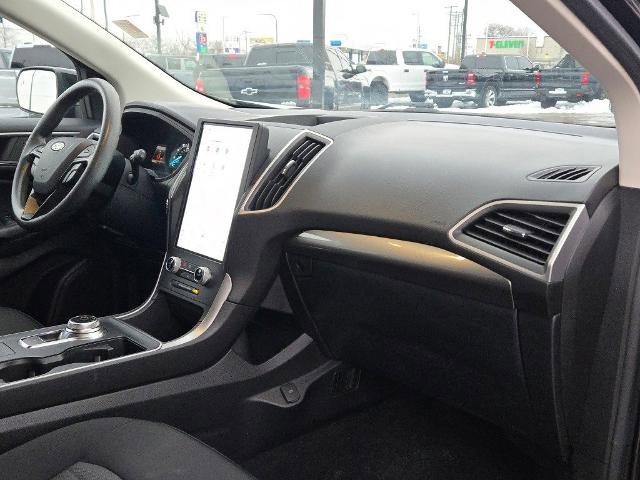 Certified 2022 Ford Edge SE w/ Black Appearance Package image 6