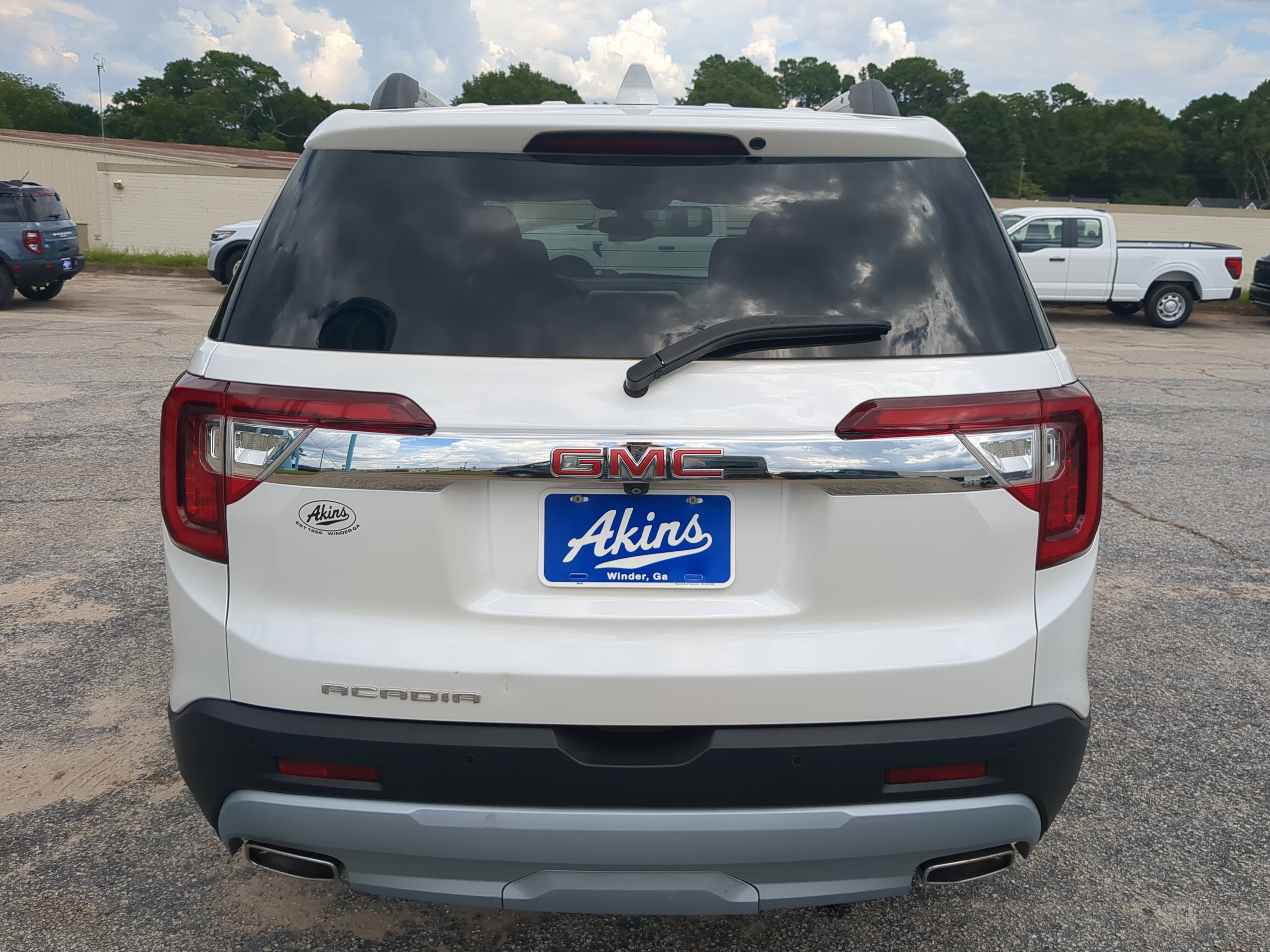 Used 2021 GMC Acadia SLT w/ Trailering Package FWD image 4