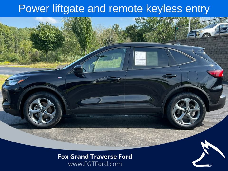 Certified 2025 Ford Escape ST-Line Select AWD/4WD image 39