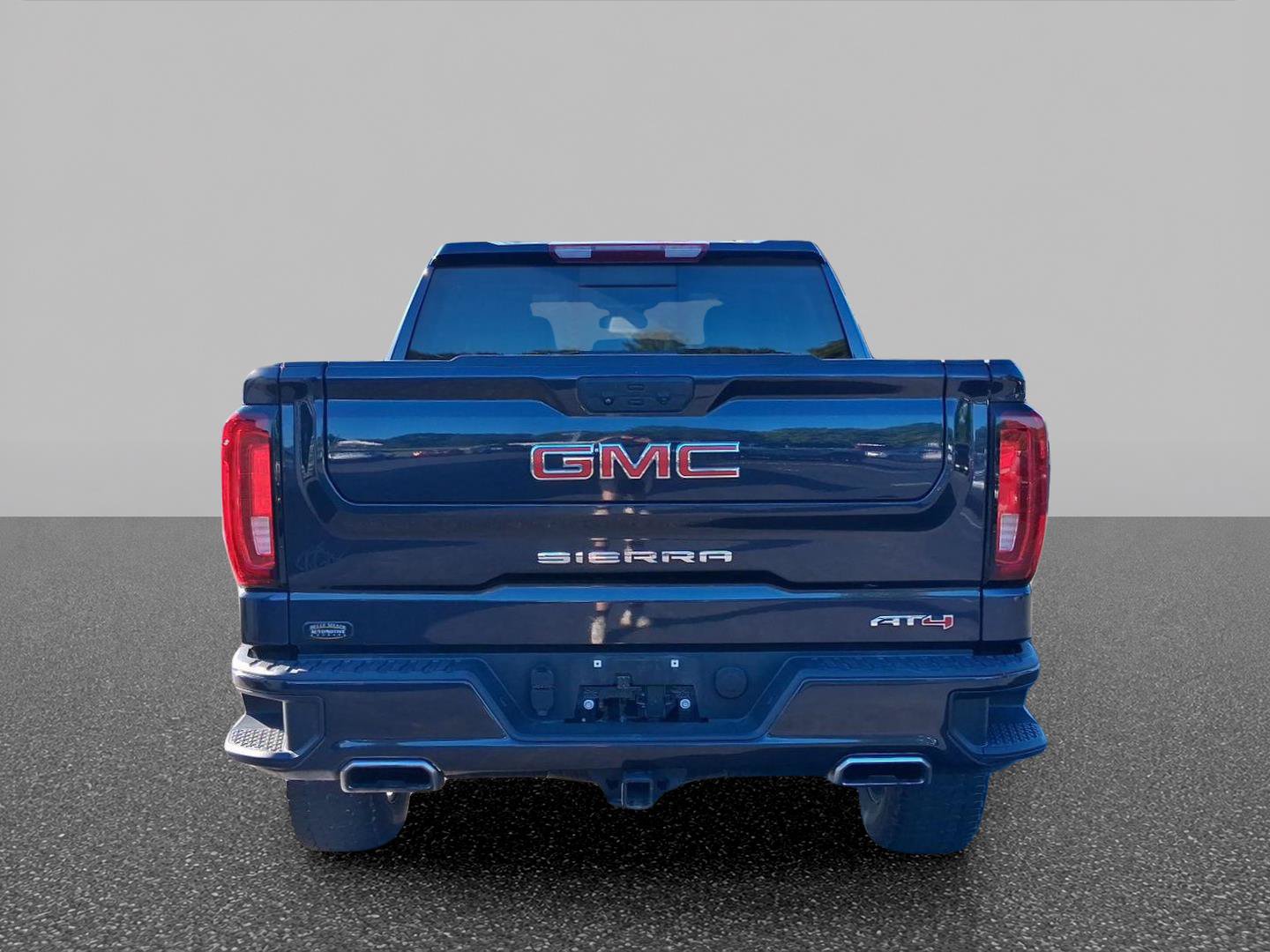 Used 2022 GMC Sierra 1500 AT4 w/ AT4 Preferred Package AWD/4WD image 6