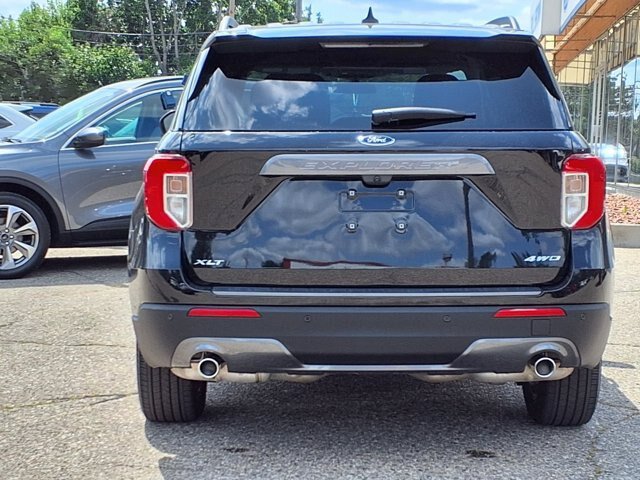 Certified 2024 Ford Explorer XLT w/ Equipment Group 202A AWD/4WD image 24