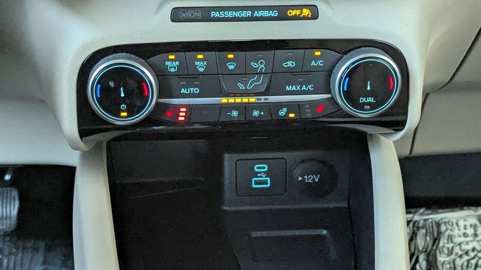 Certified 2022 Ford Escape SEL w/ Technology Package image 18