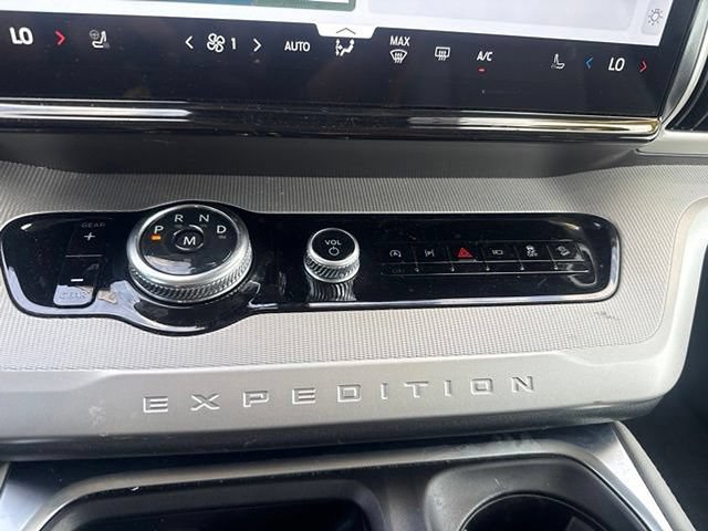 Certified 2025 Ford Expedition Active AWD/4WD image 22