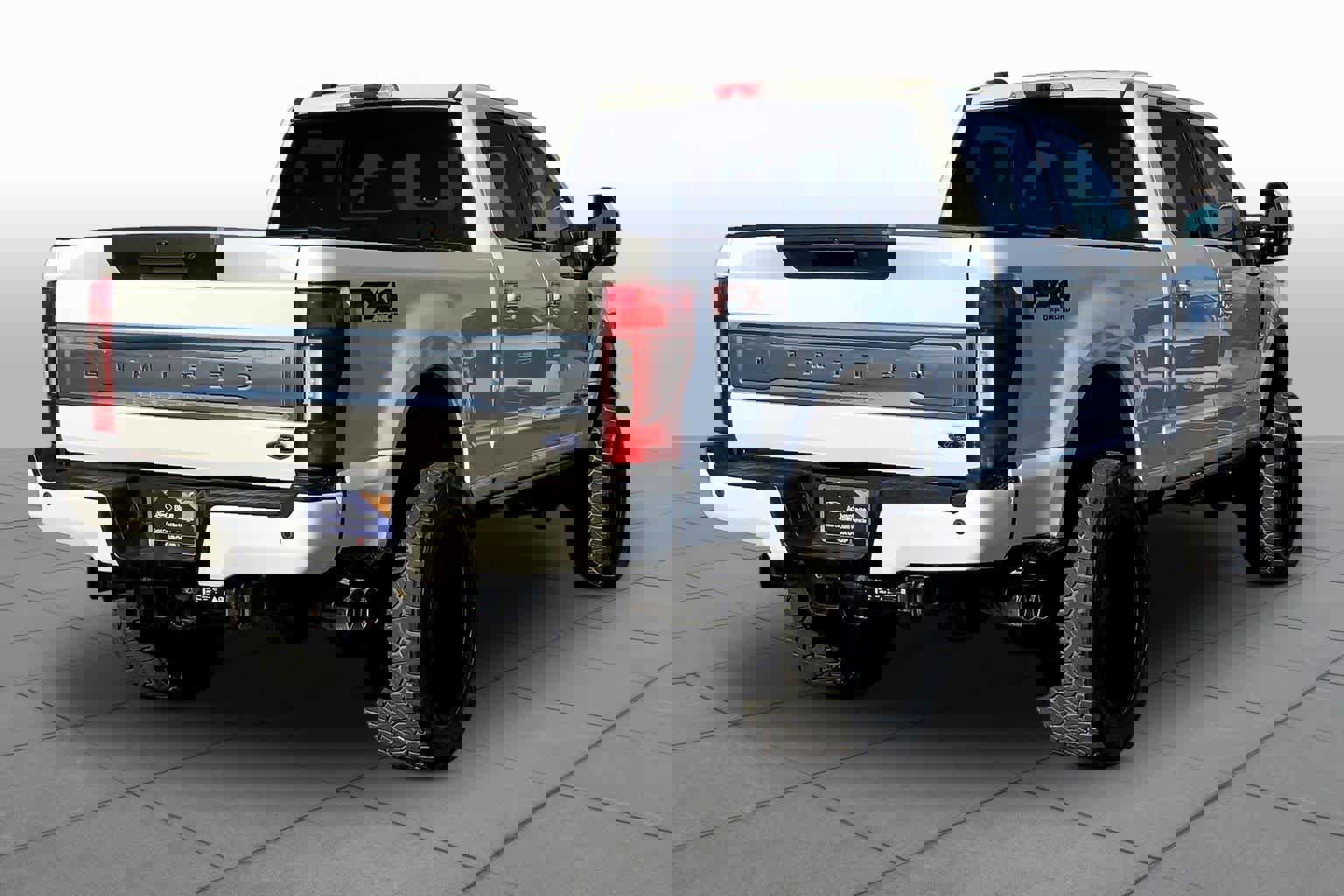 Certified 2022 Ford F250 Limited w/ FX4 Off-Road Package image 4