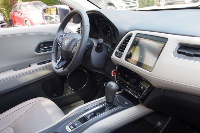 Used 2019 Honda HR-V EX-L image 10