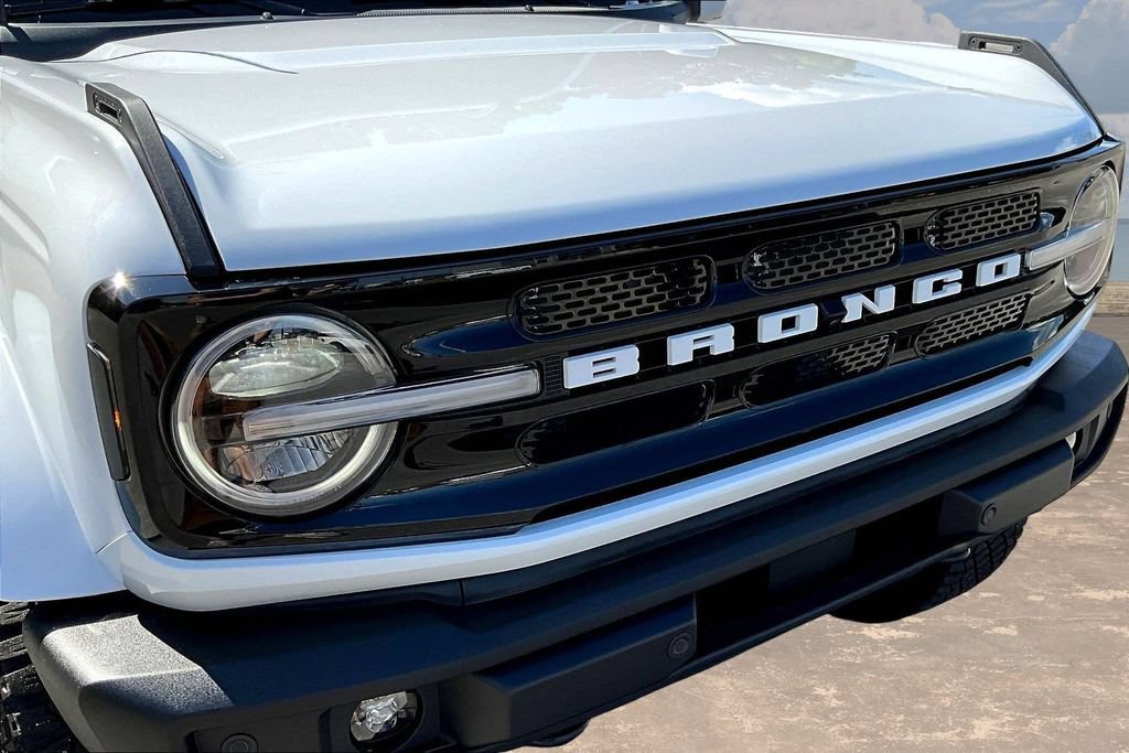 Certified 2024 Ford Bronco Outer Banks w/ Sasquatch Package AWD/4WD image 34