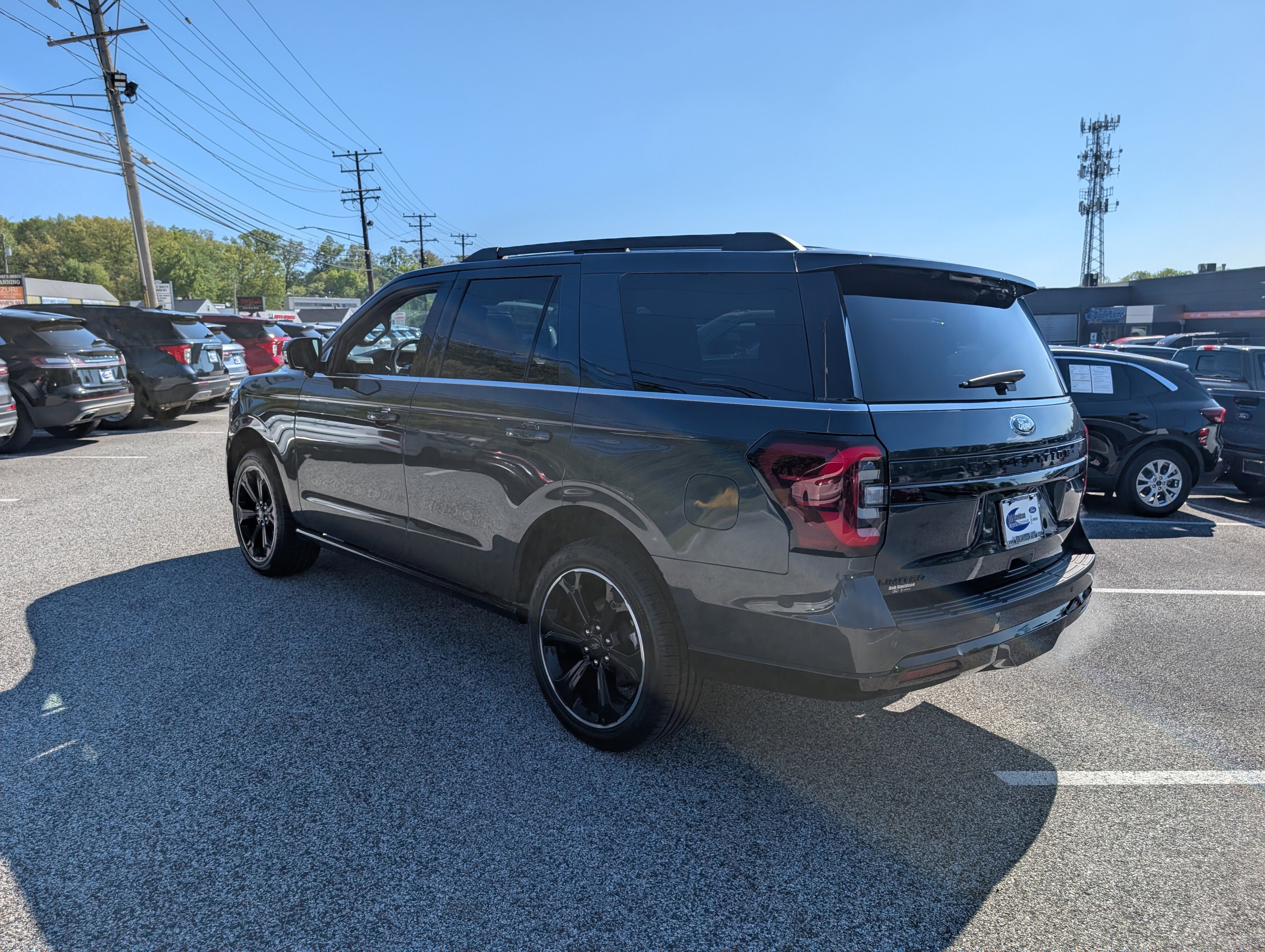 Certified 2023 Ford Expedition Limited AWD/4WD image 5