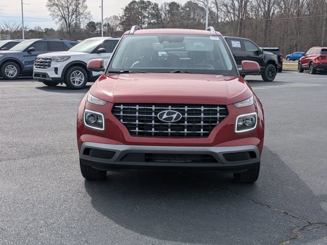 Used 2025 Hyundai Venue Limited FWD image 9