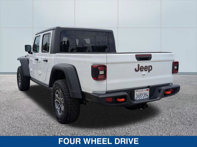 Used 2025 Jeep Gladiator Mojave w/ Convenience Group AWD/4WD image 3