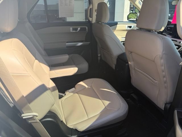 Certified 2023 Ford Explorer XLT w/ Equipment Group 202A AWD/4WD image 9