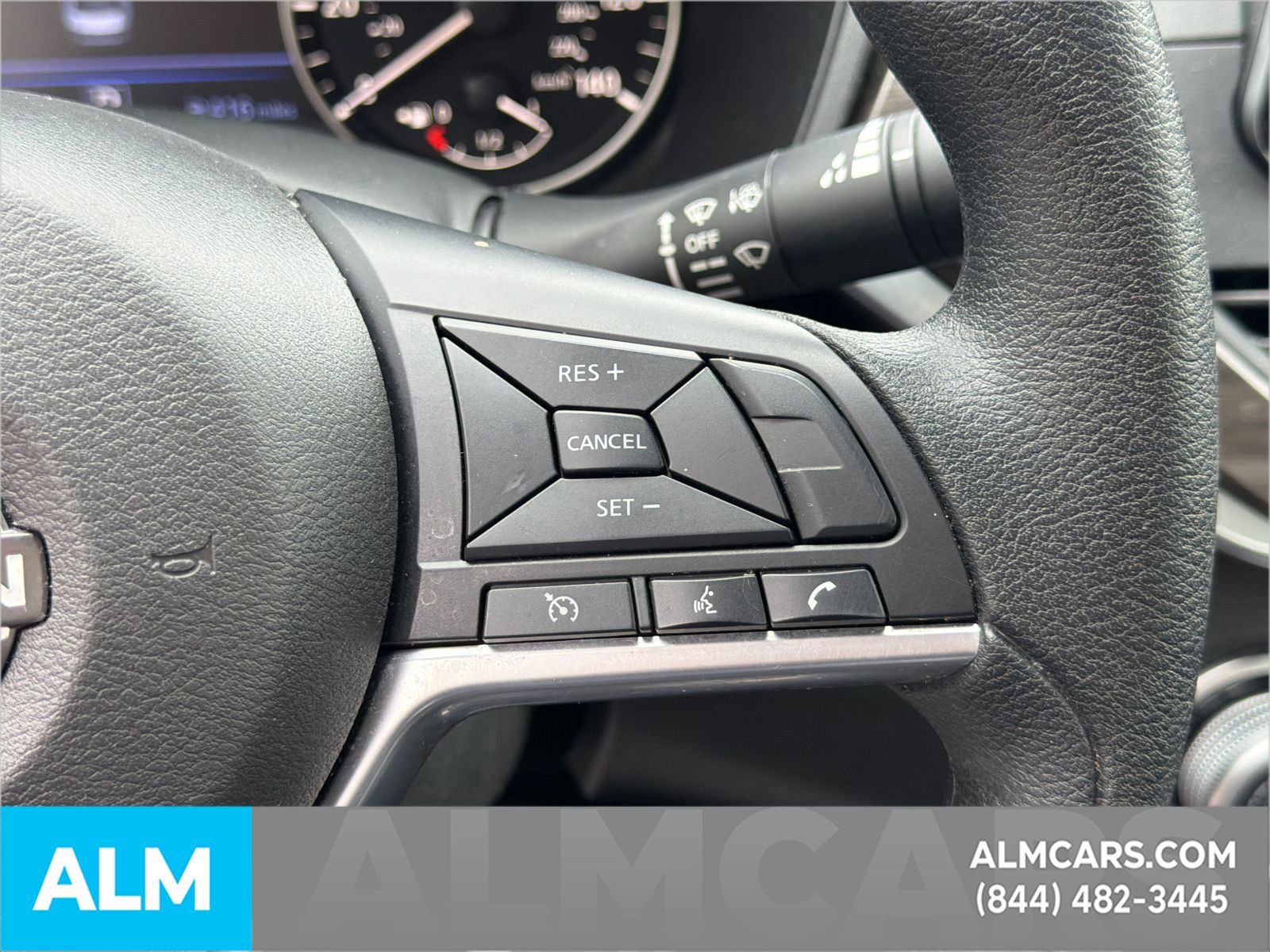 Used 2025 Nissan Altima 2.5 SV FWD image 29