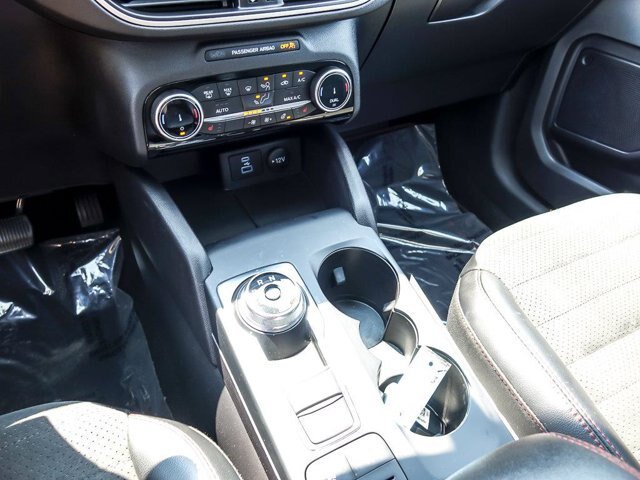 Certified 2022 Ford Escape SEL w/ SEL Stealth AWD Package image 24