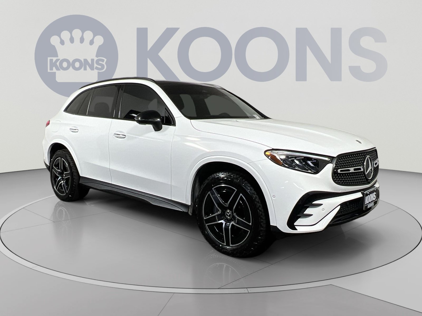 Used 2024 Mercedes-Benz GLC 300 4MATIC image 2