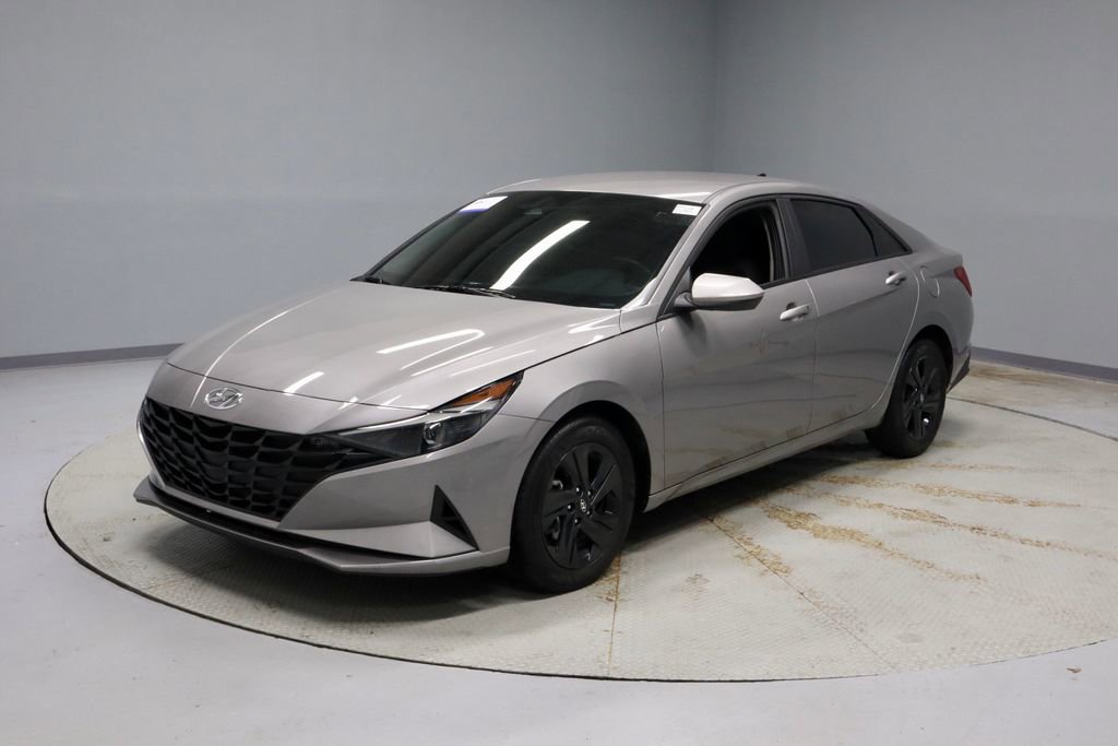 Used 2023 Hyundai Elantra SEL FWD image 7
