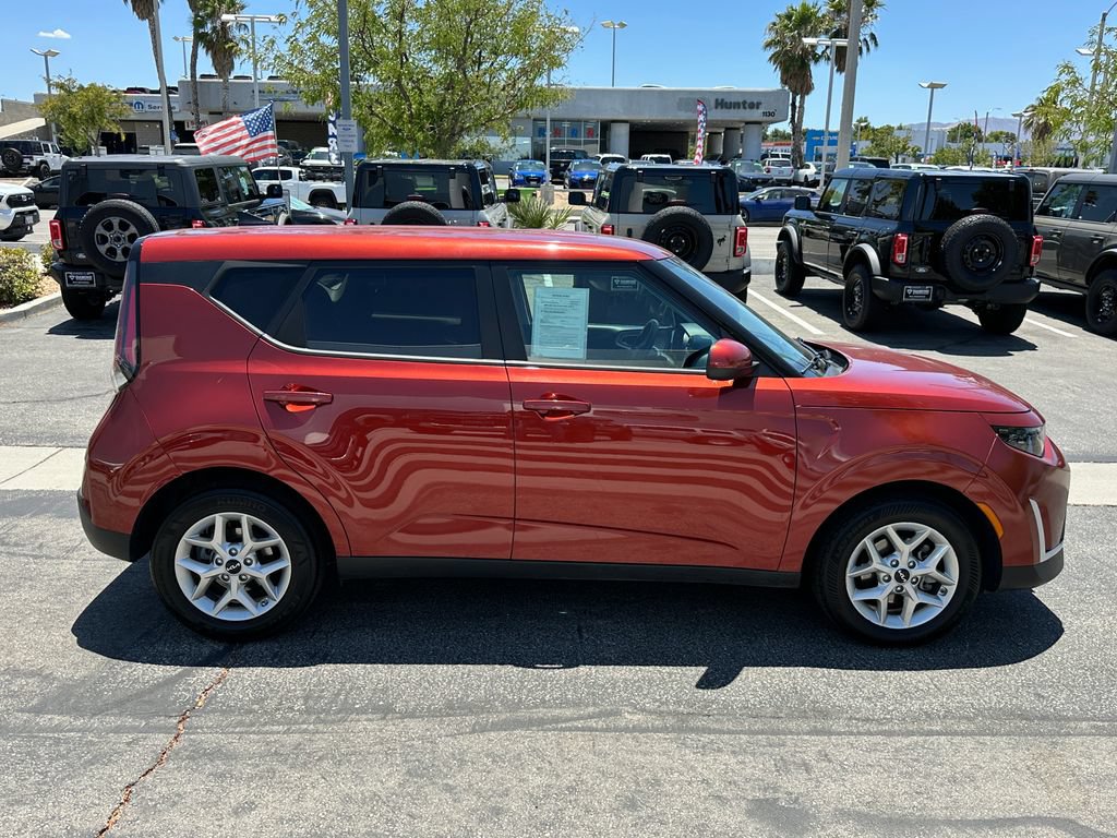 Used 2024 Kia Soul LX w/ Option Group 015 FWD image 9