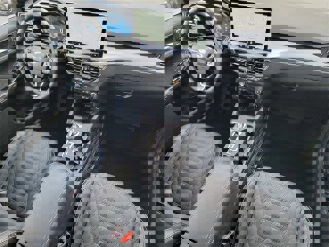 Certified 2023 Ford Escape Platinum w/ Premium Technology Package image 38