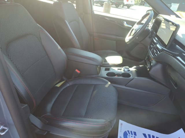Certified 2024 Ford Escape ST-Line w/ Tech Pack #1 AWD/4WD image 33