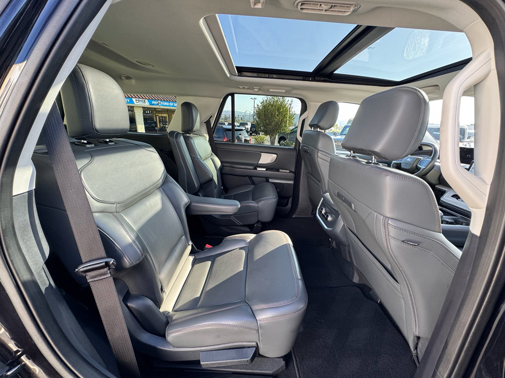 Certified 2025 Ford Expedition Active AWD/4WD image 25