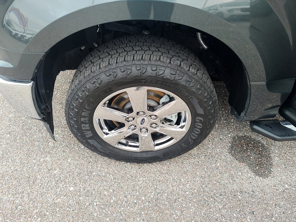 Certified 2018 Ford F150 XLT w/ Equipment Group 302A Luxury image 32