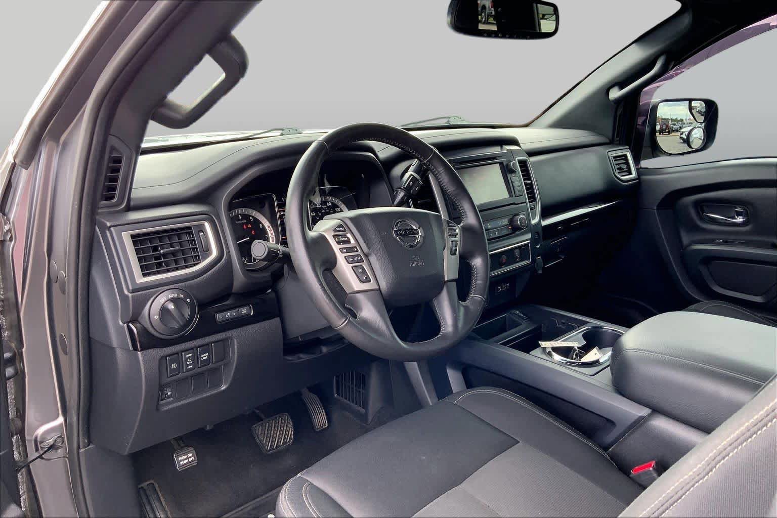 Used 2019 Nissan Titan SV w/ SV Convenience Package RWD image 17