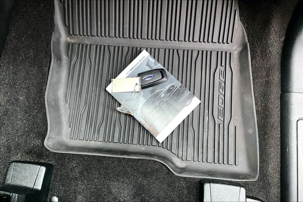 Certified 2020 Ford Edge SEL image 12