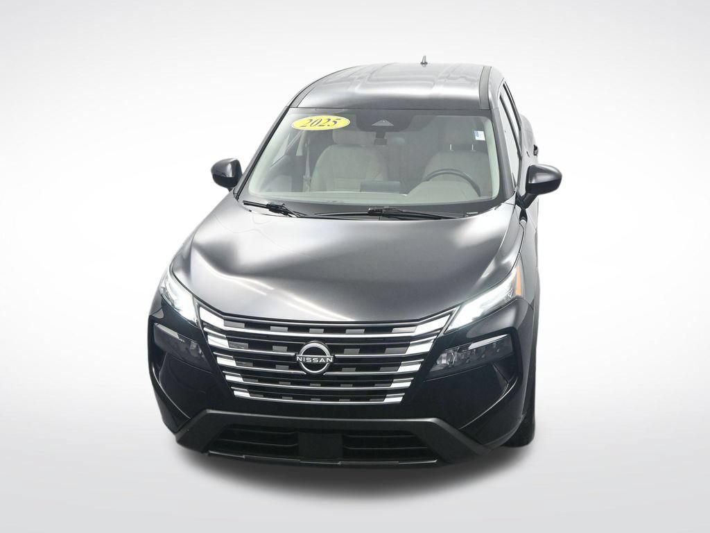 Used 2025 Nissan Rogue SV FWD image 32