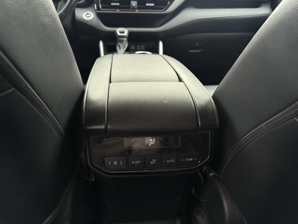 Used 2023 Toyota Highlander XLE image 26