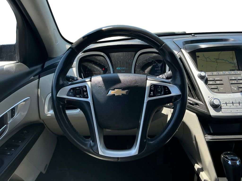 Used 2017 Chevrolet Equinox Premier w/ Enhanced Convenience Package FWD image 18