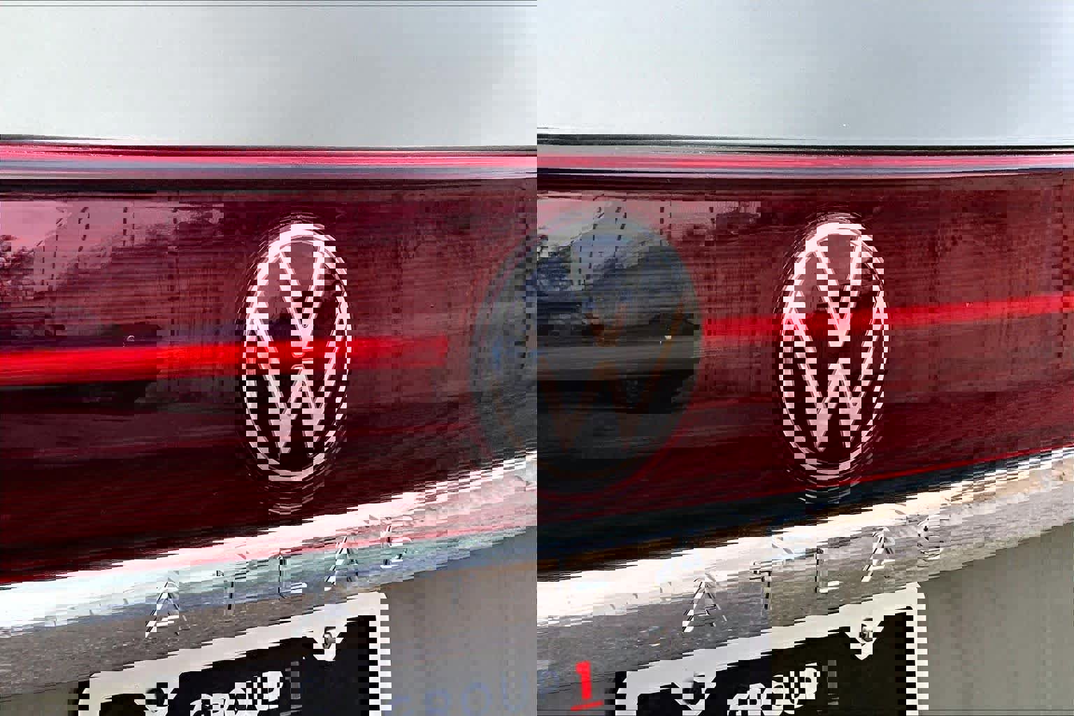 Used 2025 Volkswagen Atlas SEL Premium R-Line image 33