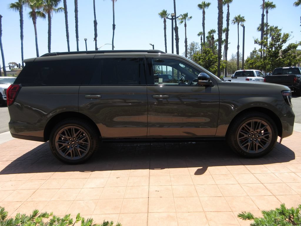 Certified 2025 Ford Expedition Platinum w/ Stealth Performance Package AWD/4WD image 5