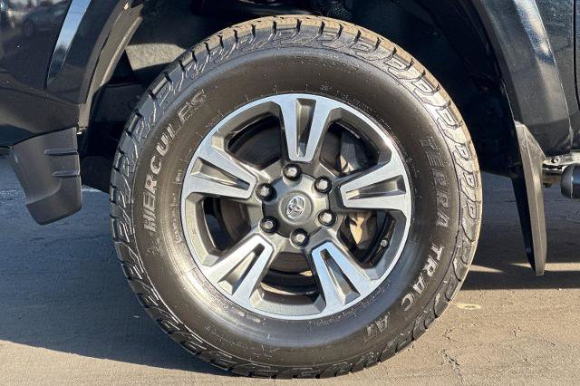 Used 2019 Toyota Tacoma TRD Sport image 30