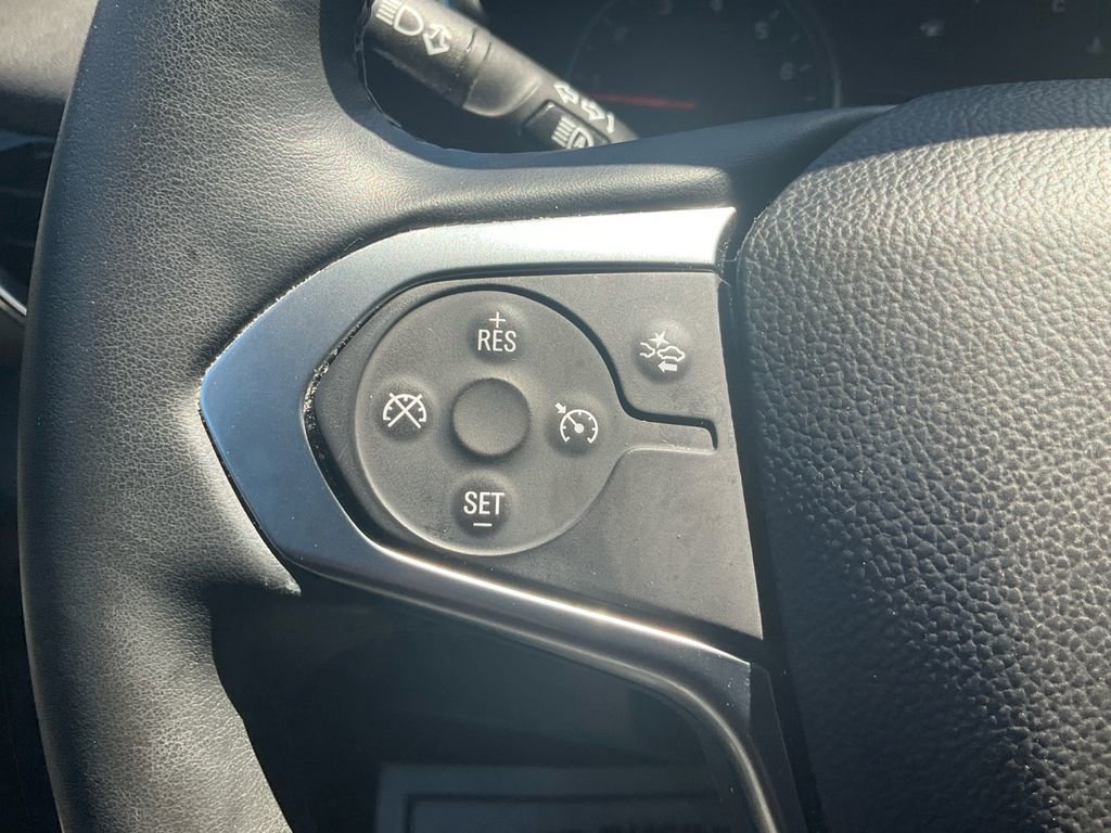 Used 2023 Chevrolet Traverse LT image 19