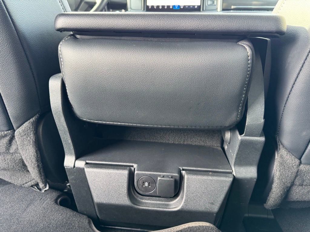 Certified 2024 Ford F250 Lariat w/ Black Appearance Package image 11