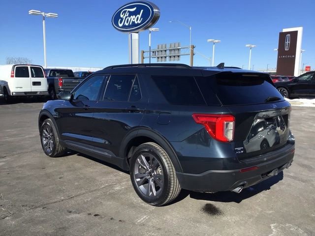 Certified 2023 Ford Explorer XLT w/ Equipment Group 202A AWD/4WD image 3