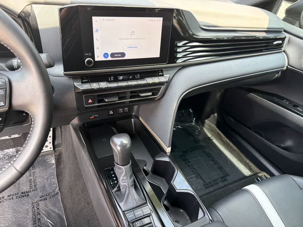 Used 2025 Toyota Camry SE w/ Convenience Package FWD image 25