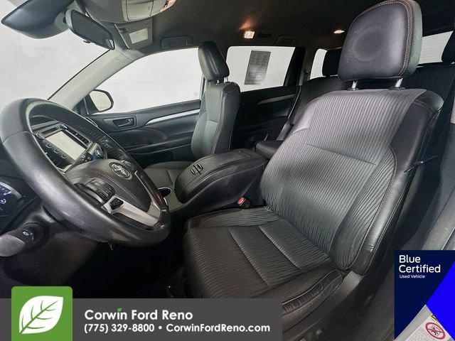 Used 2018 Toyota Highlander Plus w/ Preferred Accessory Package AWD/4WD image 23