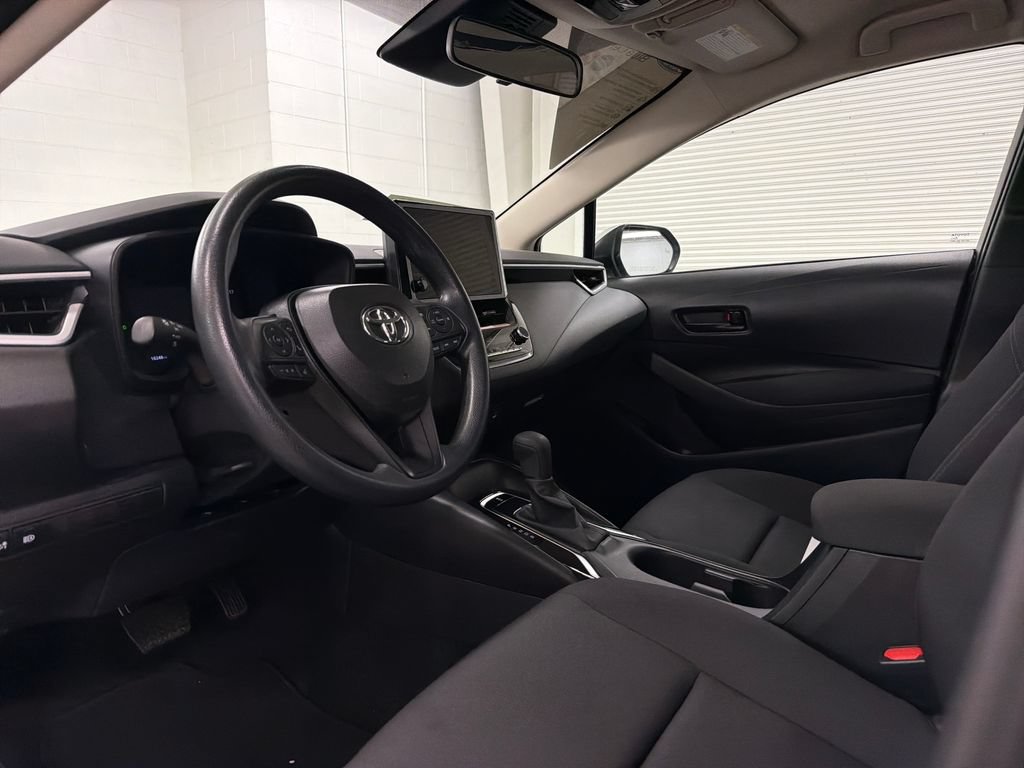 Used 2026 Toyota Corolla LE FWD image 6